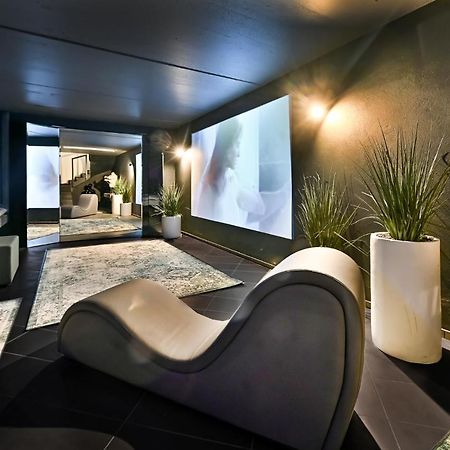 Jacuzzi Cinema Loft Appartement Kaunas Buitenkant foto